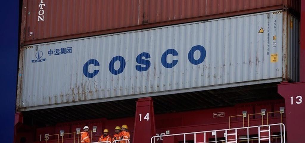 Συμβιβασμός για τη συμμετοχή της COSCO στο λιμάνι του Αμβούργου